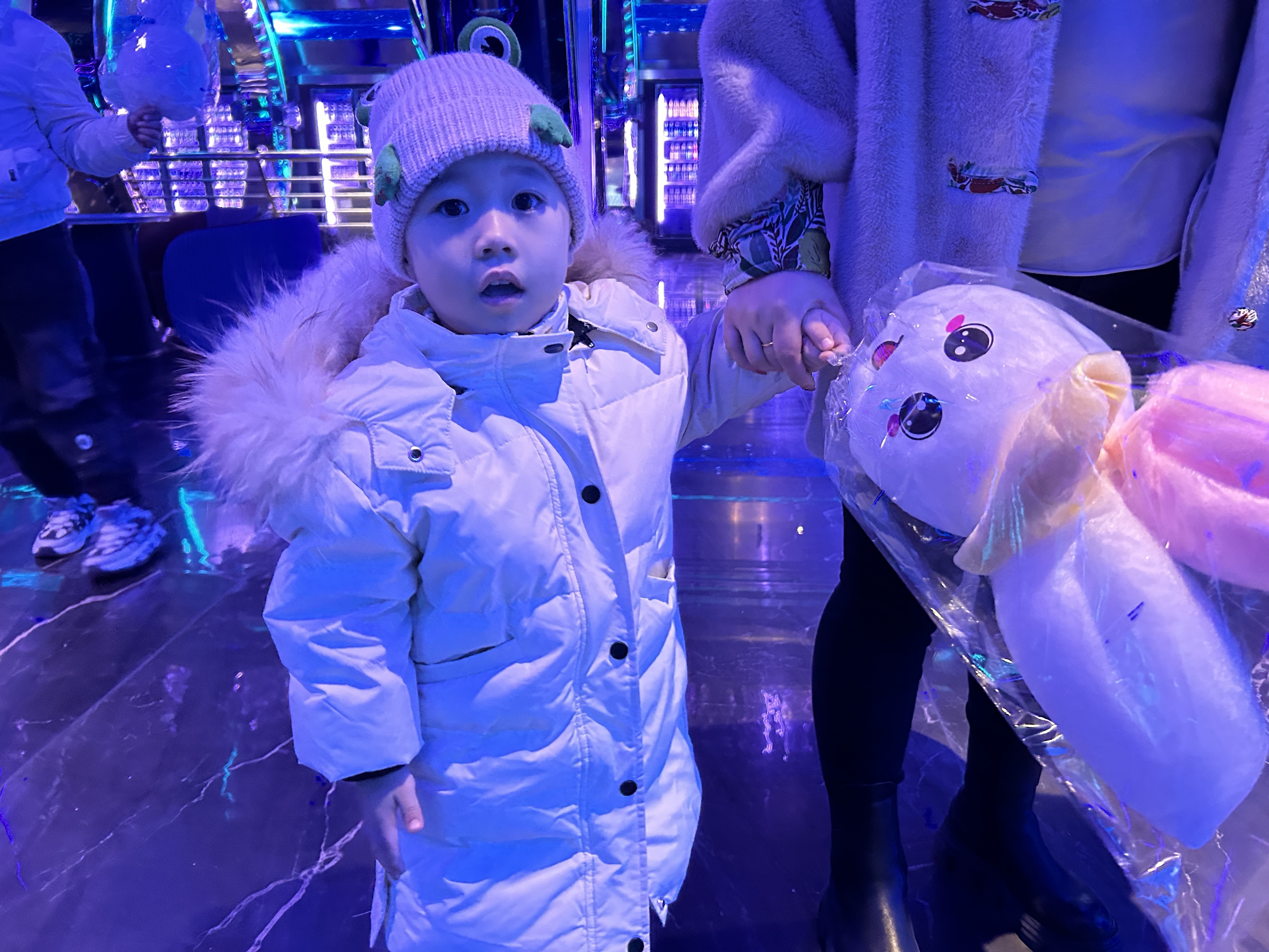 点击放大图片 跟随父亲出行松原:一场充满温情与欢笑的满月宴