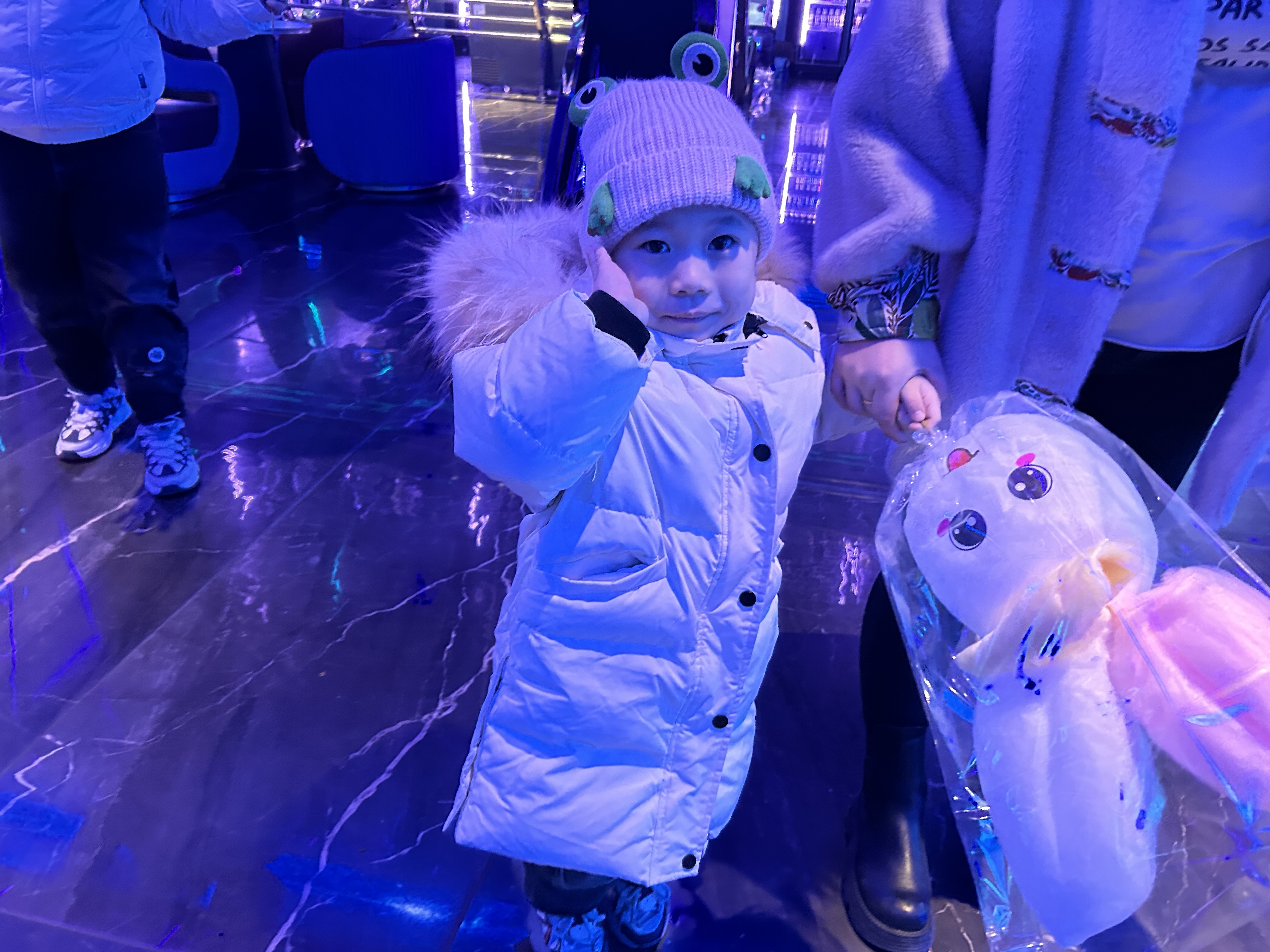 点击放大图片 跟随父亲出行松原:一场充满温情与欢笑的满月宴