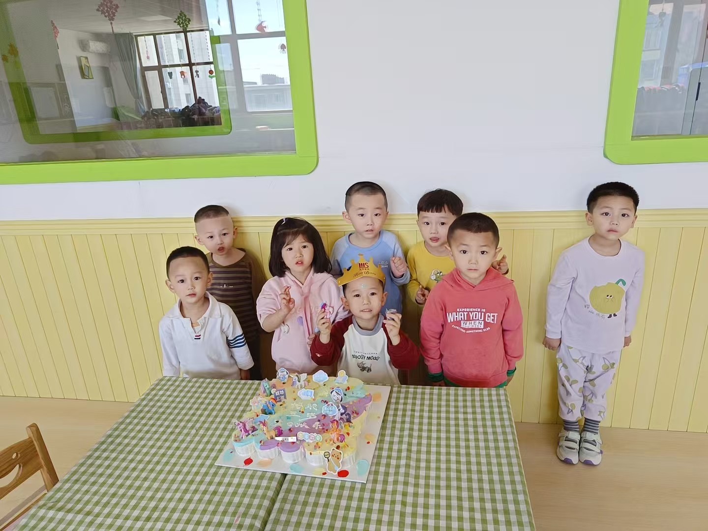 点击放大图片 四岁生日的甜蜜记忆